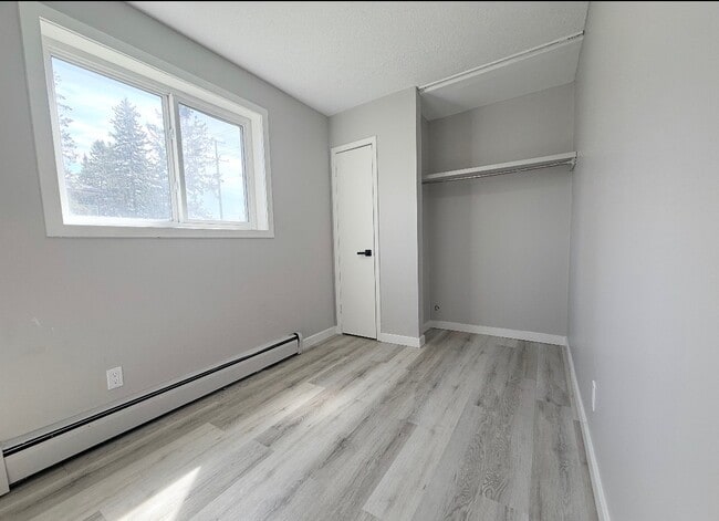 Photo - 2 Bed 1 Bath Unit in Edmonton, AB Unit 102