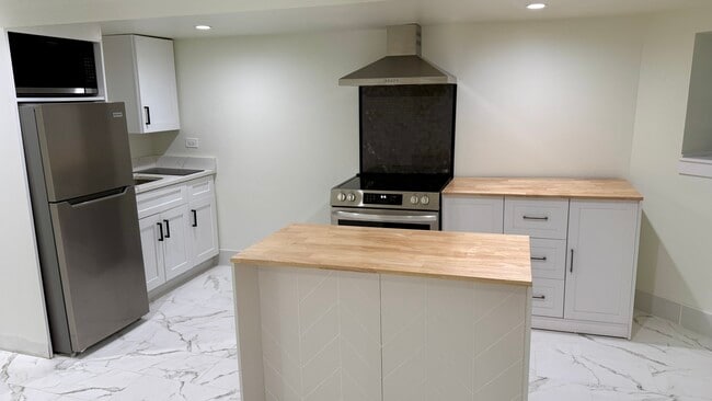 Photo - 1906 W 34th Pl