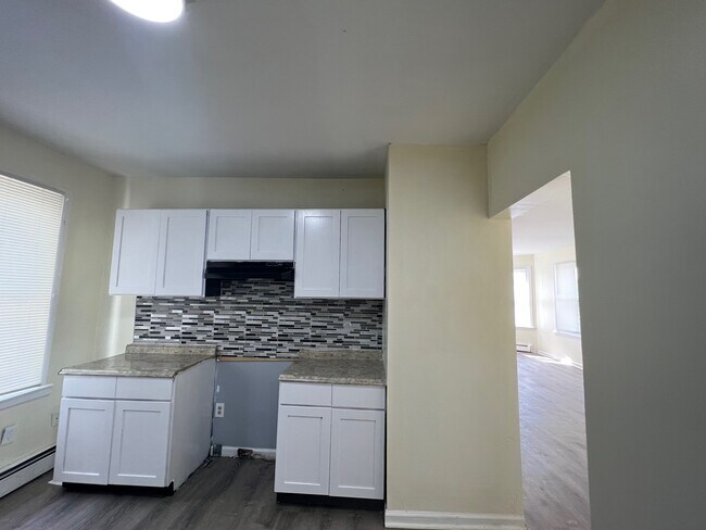 99 Lounsbury Ave Unit 1