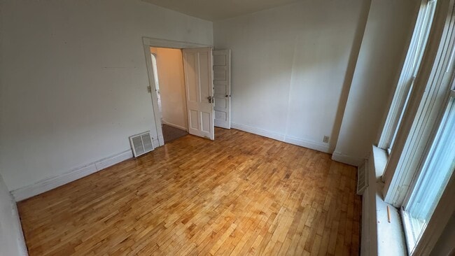 Photo - 111 N 3rd Ave Unit Lower
