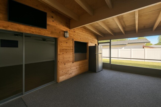 Building Photo - 4205 Hayes St