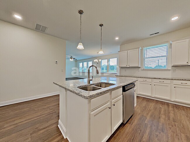 Photo - 107 Samara Ln