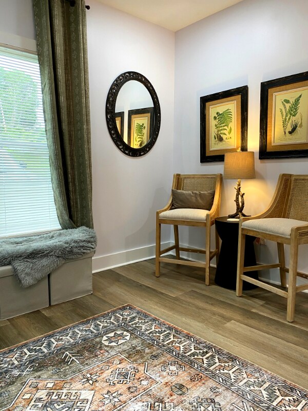 Photo - 809 W 40th St