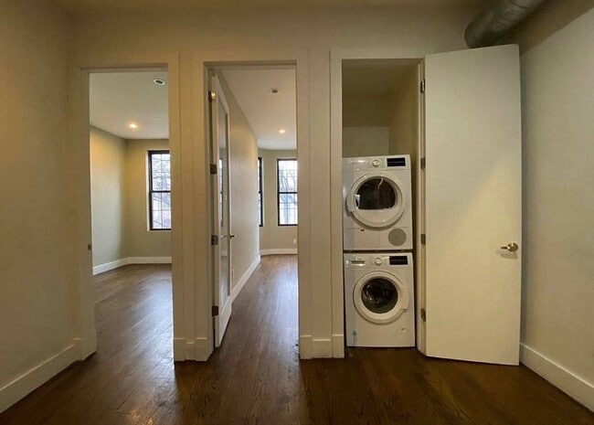 Photo - 1076 Greene Ave Unidad 2