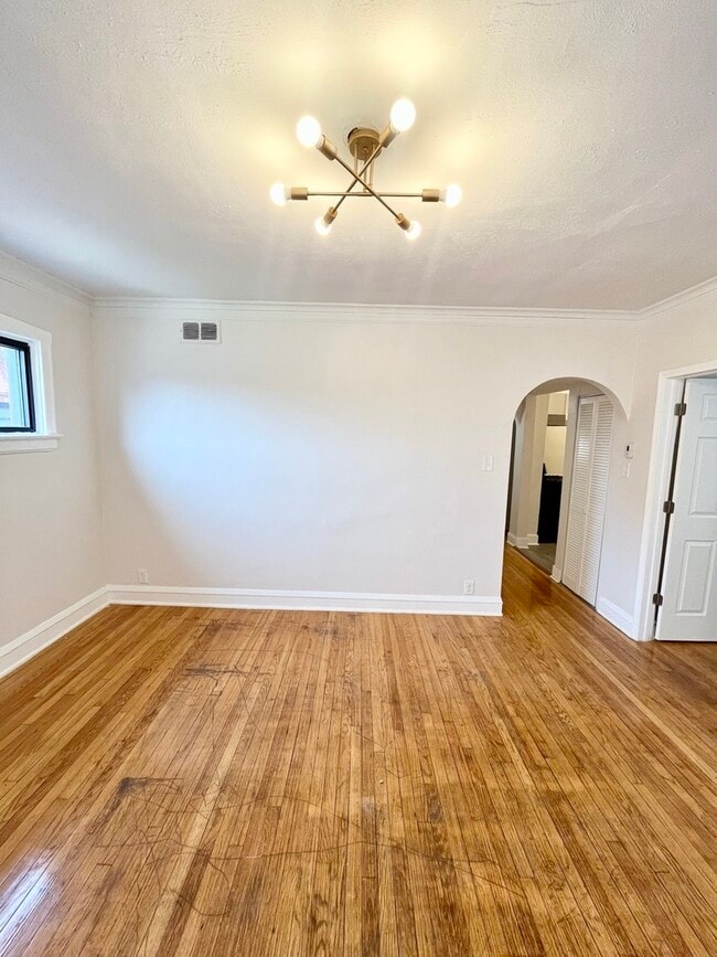 1333 N Lorel Ave Unit 1W
