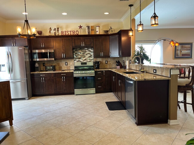 Kitchen - 329 NW Treeline Trce