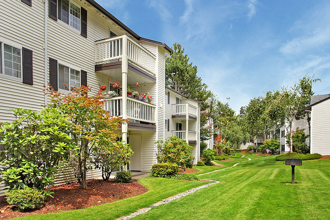 Exterior - Greystone Meadows Apartments