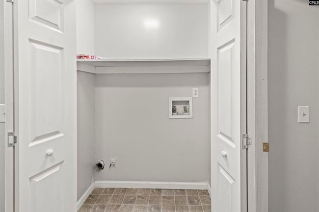 Photo - 275 Wynn Way