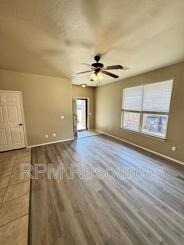 Photo - 157 Bison Ct Way