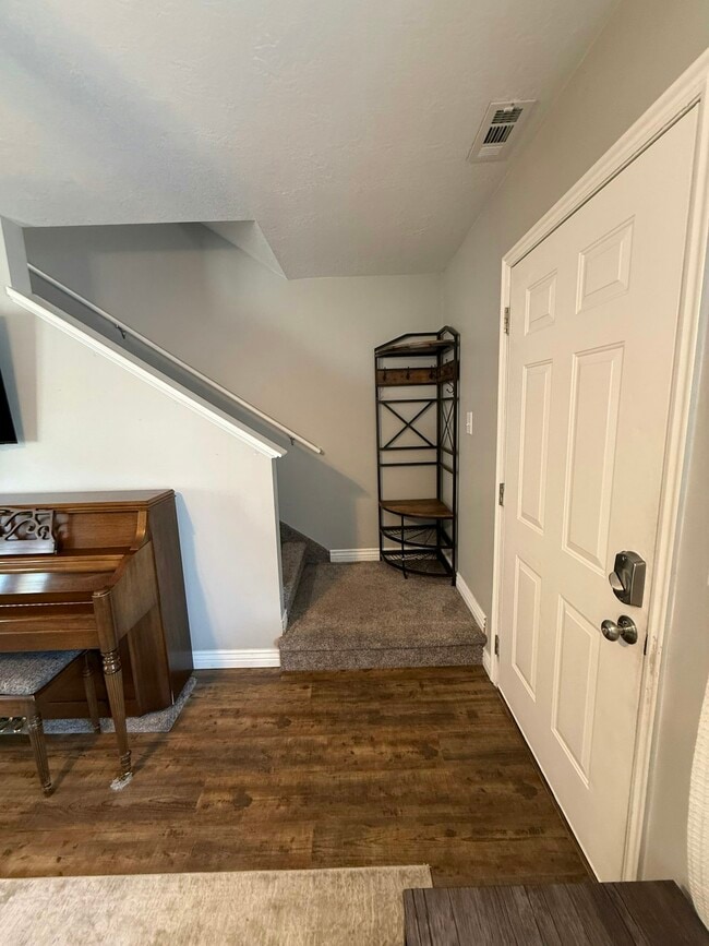 1763 N 425 W
