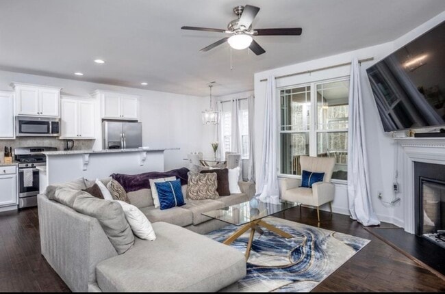 Photo - 264 Wembley Dr