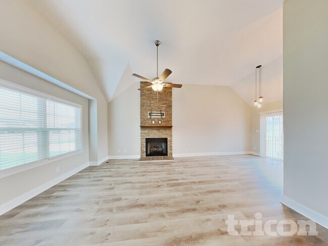 2314 Spike Ct