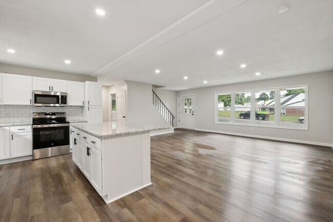 Photo - 9302 Holbrook Dr