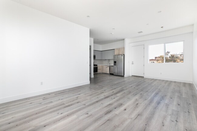 Photo - 5832 Tujunga Ave Unit 5