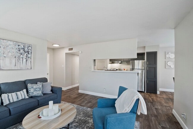 Photo - Hampton Courts