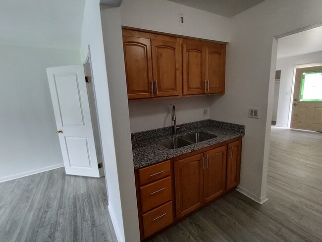 Photo - 161 N Ohio St