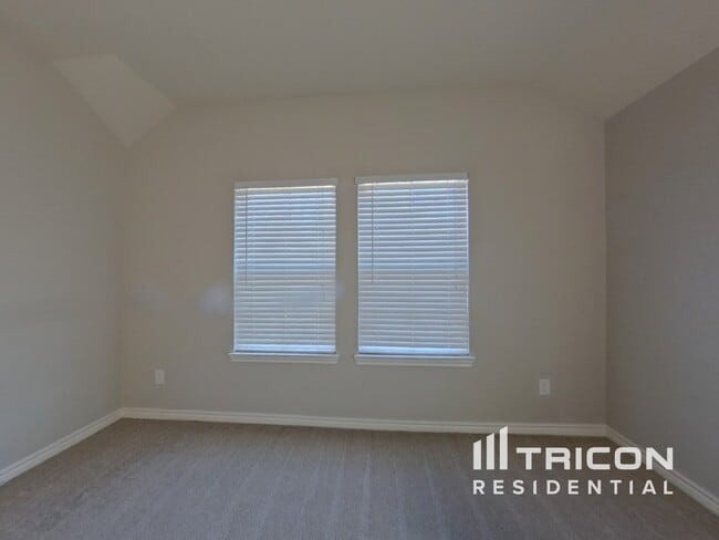 Photo - 125 Acadia Ln