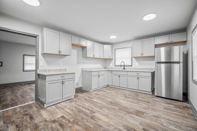 Photo - 4213 Saylor St