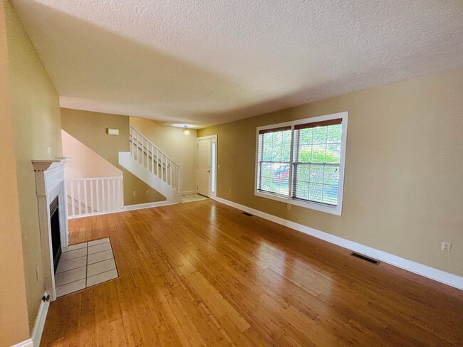 Photo - 260 Bronze Leaf Dr NW