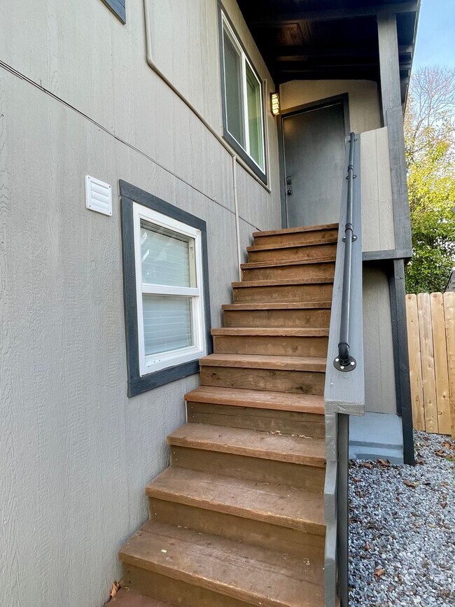 Photo - 1833-1833 Grace Ave Unit 1833