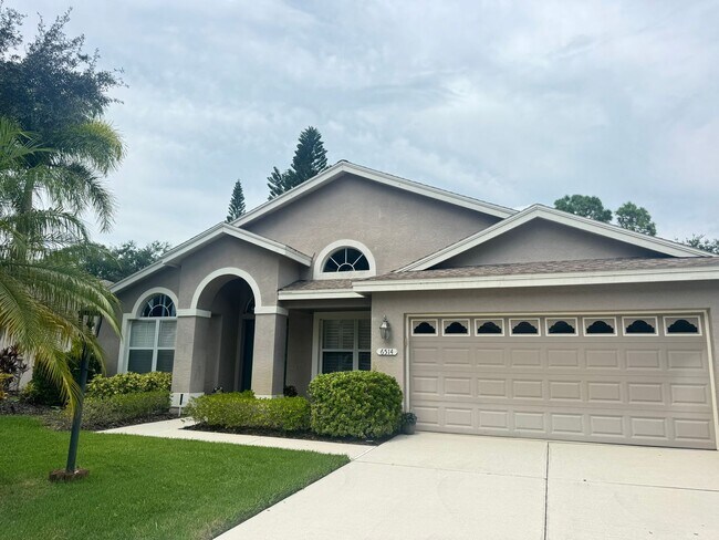 Photo - 4 Bedroom 2 Bathroom with Garage and Pool! Annual Rental