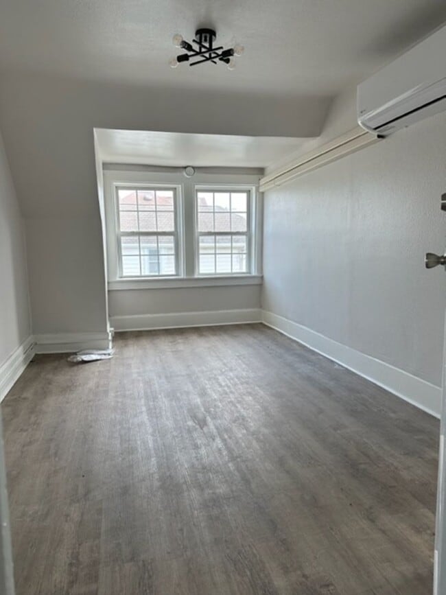 Photo - 753 Rossmore Ave Unit 3