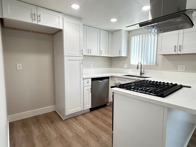 Photo - 1400 Estate Dr Unit 04