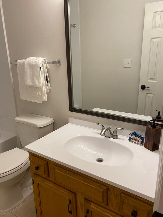 Photo - 118 W Skyhawk Dr