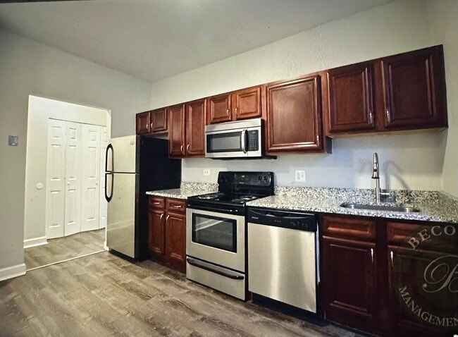 Photo - 3631 W Dickens Ave