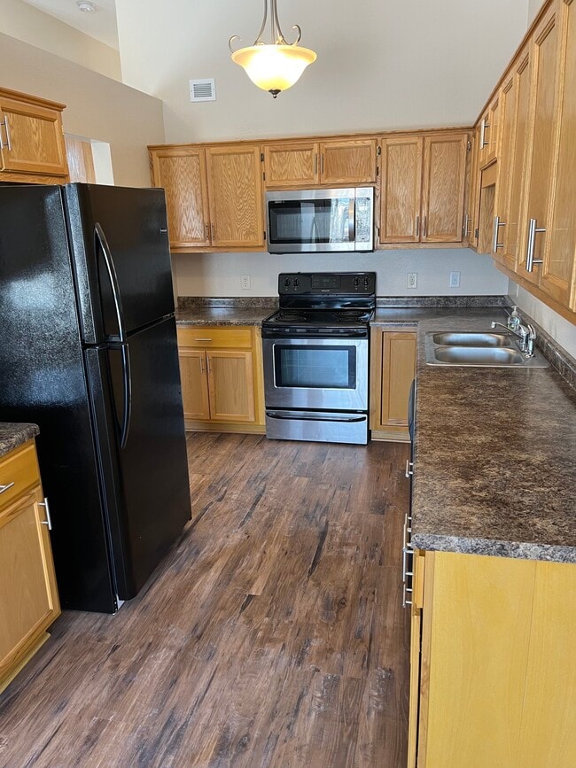 Photo - 540 6th Ave NE