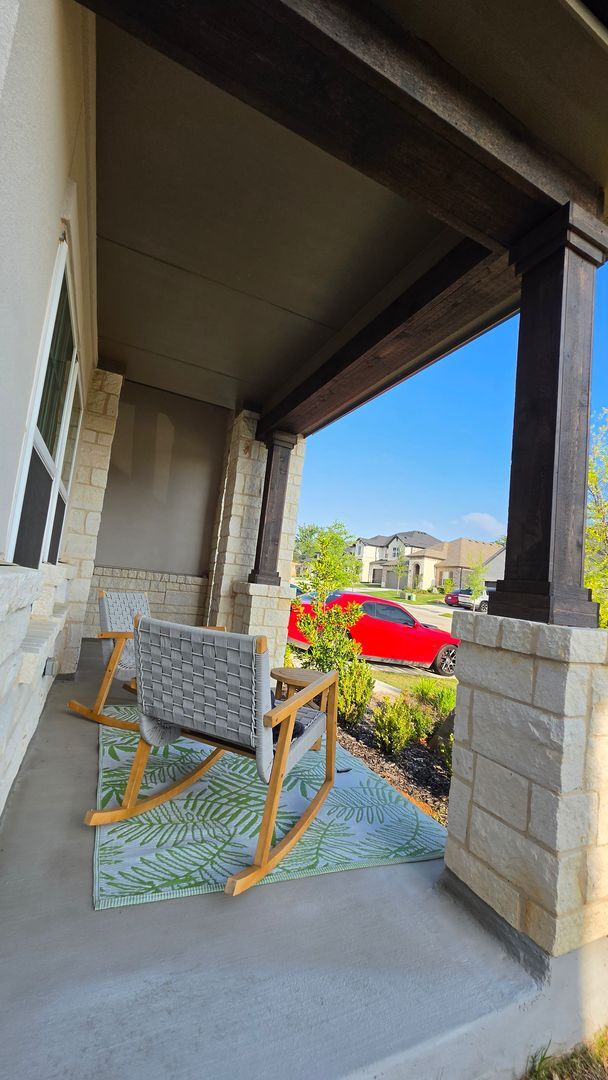 Photo - 1513 Larson Ln