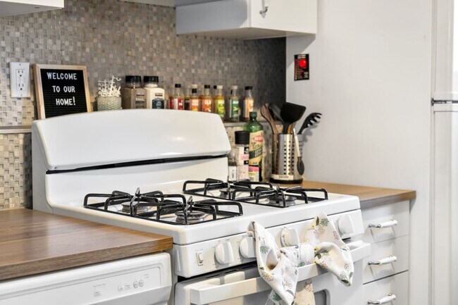 Photo - 64 Riverbirch Rd SE Unit SI ID1314520P