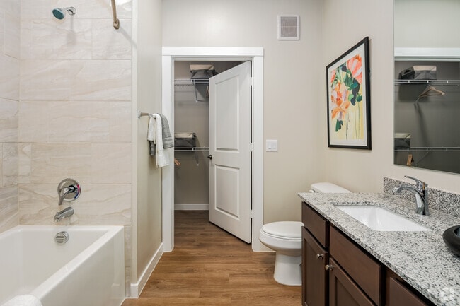 2BR, 2BA - 1,317SF | B2 - The Hightone