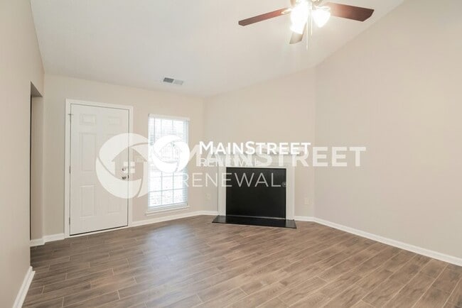 Photo - 3 Bedroom Pet-Friendly Home in CHARLOTTE, NC with Main Street Renewal