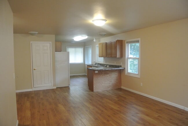 Photo - 3 Bedroom House!