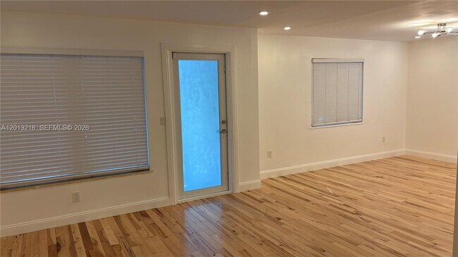 Photo - 250 SW 19th Rd