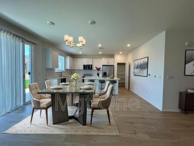 Photo - 26170 Gentry Ave