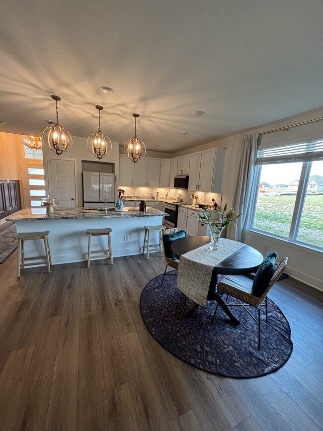 Photo - 1912 Eliel Ln