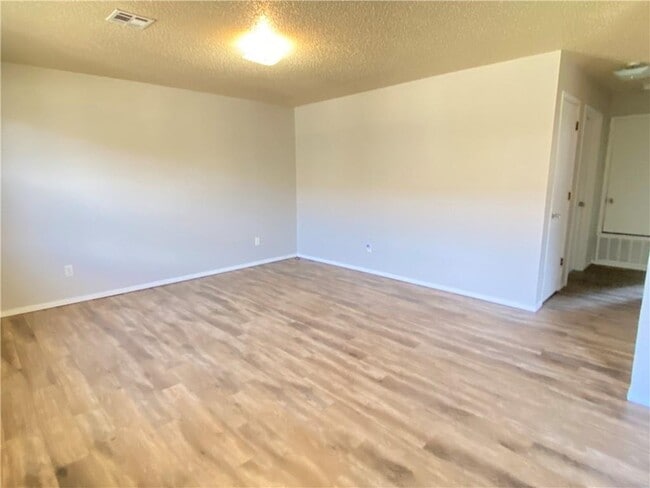 Photo - 300 Fink Dr