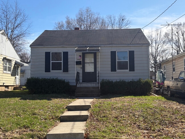 Building Photo - 2408 W Wiswall St