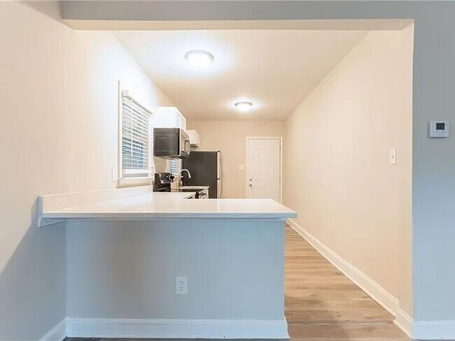 Photo - 1760 Spring Ave