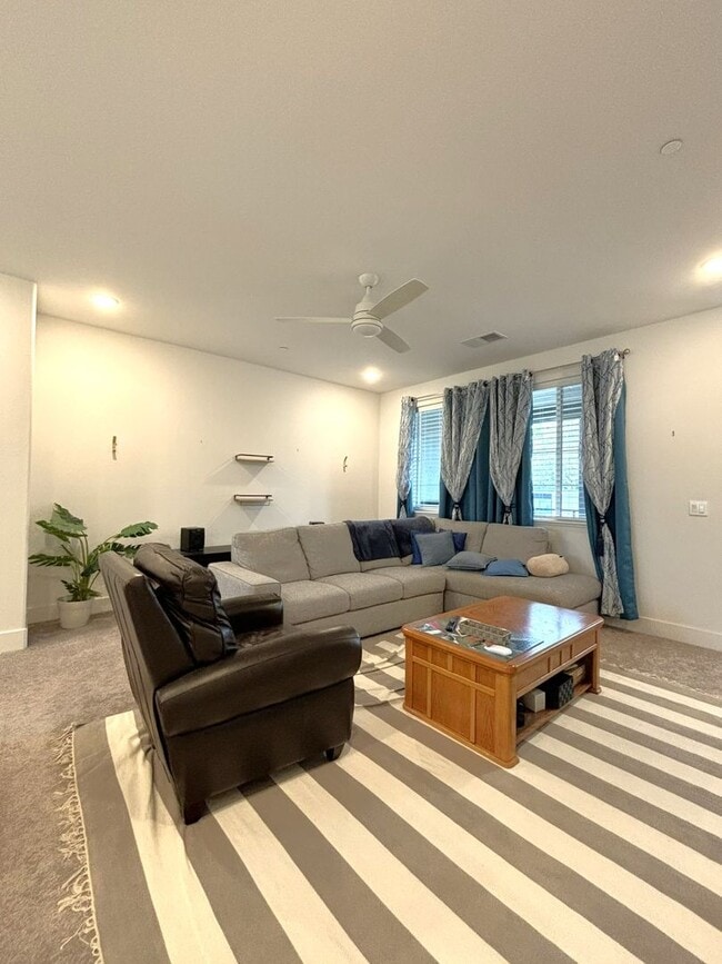 412 Arc Ct