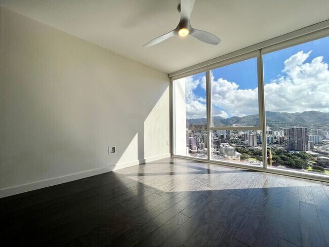 Symphony Honolulu: 2 Bed, 2 Bath w/ 2 Park... - Symphony Honolulu: 2 Bed, 2 Bath w/ 2 Park... Unit APT 3911