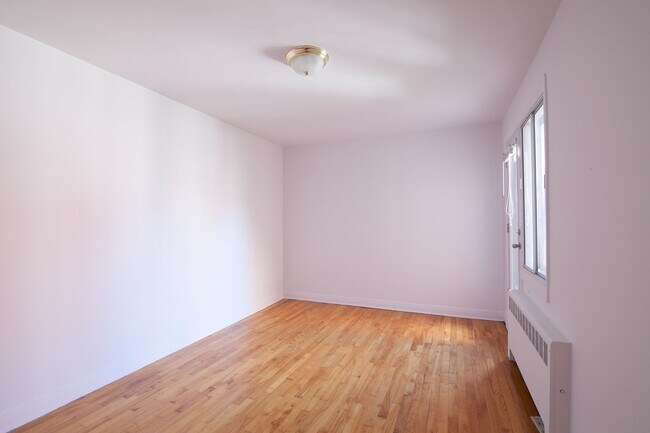 Photo - 4505 Dupuis Avenue Unit 20