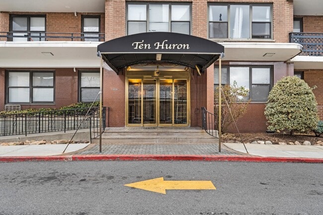 Building Photo - 10 Huron Ave Unit 6E Rental