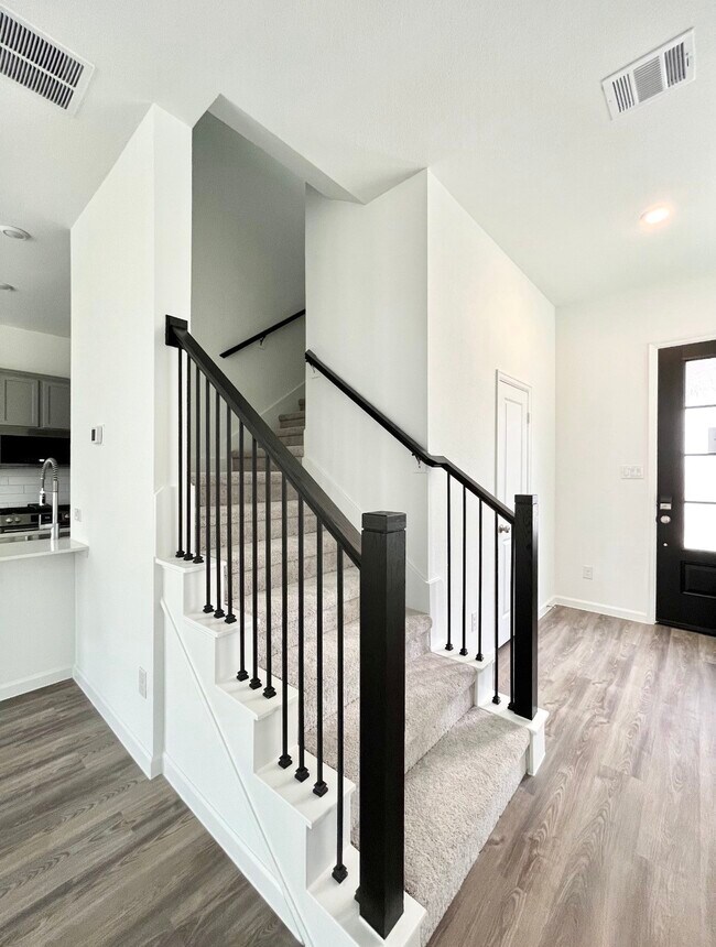 Photo - 5422 Holly Hvn Ct