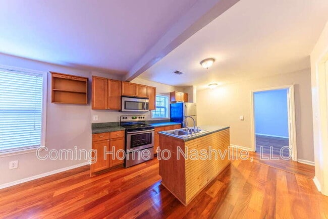 Photo - 891 W Sharpe Ave