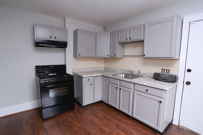 Photo - 402 N 8th St