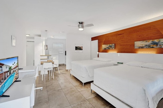 Photo - 3215 NE 7th St Unidad SI FL2-ID1503986P