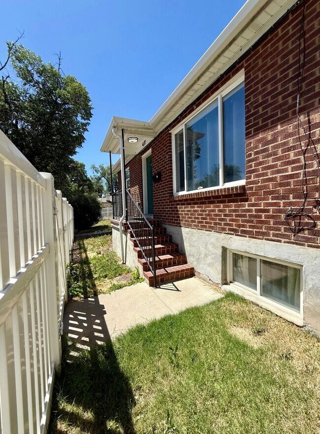 Photo - 477 Williams Ave S Unidad 477